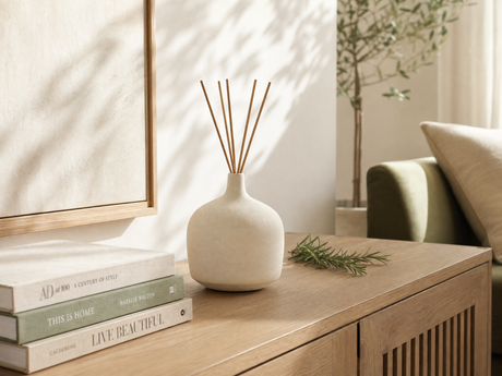 Best Essential Oils for Living Room Diffuser — Bright, Not Loud, Not Sweet